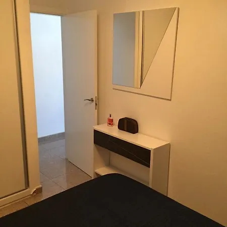 Two Bedroom In Las Americas La/53 Apartment *